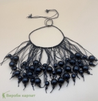 Бусы черная река