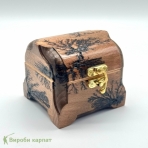 Небольшая деревянная шкатулка 8х8см