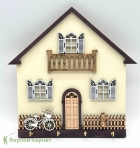 Деревянная ключница в форме домика