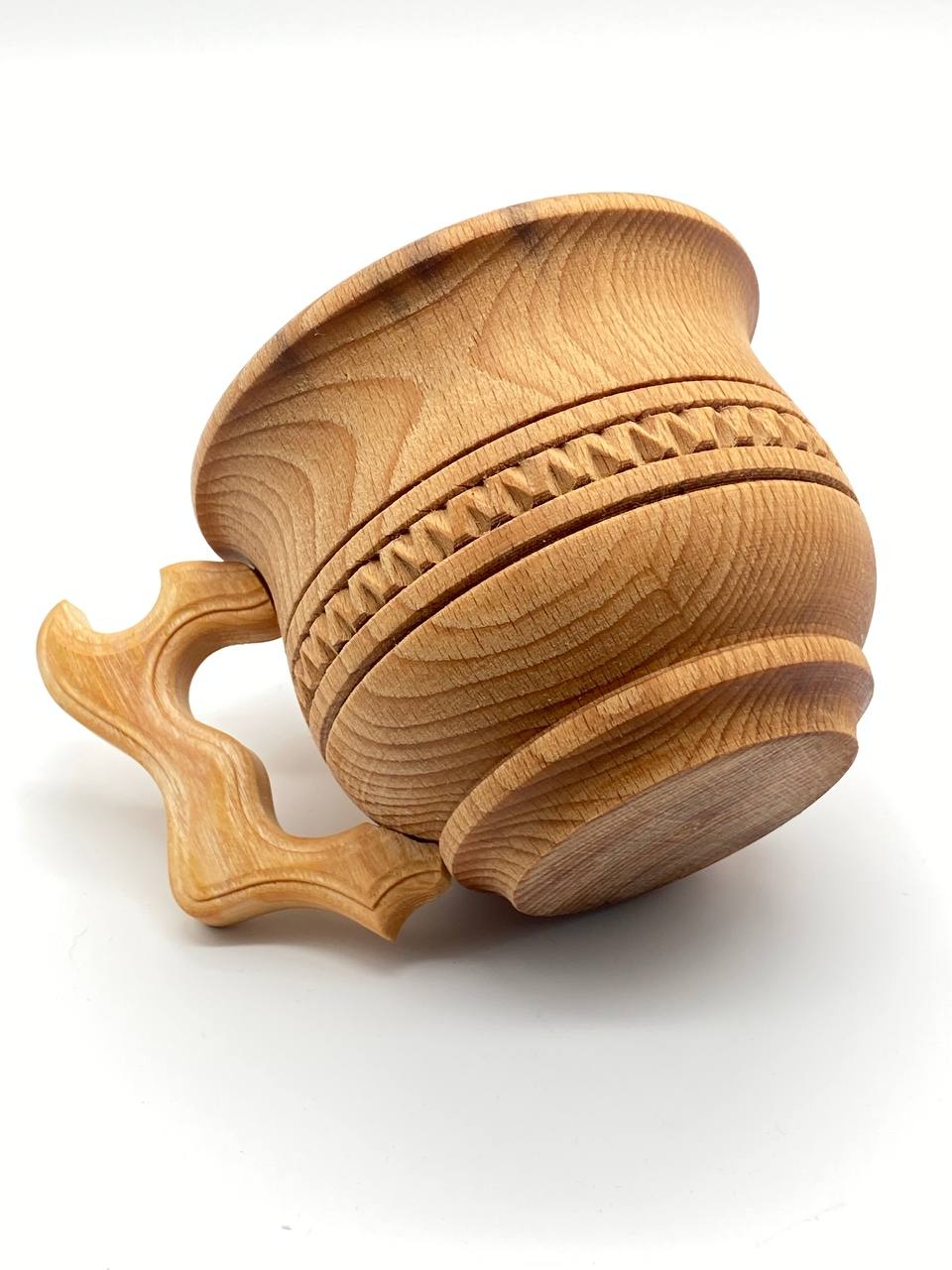 Деревянная чашка